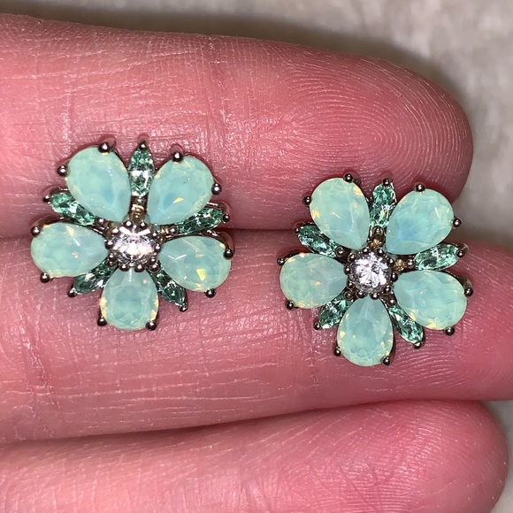 Simply Vera (Vera Wang)-white gold earrings - Picture 2 of 8